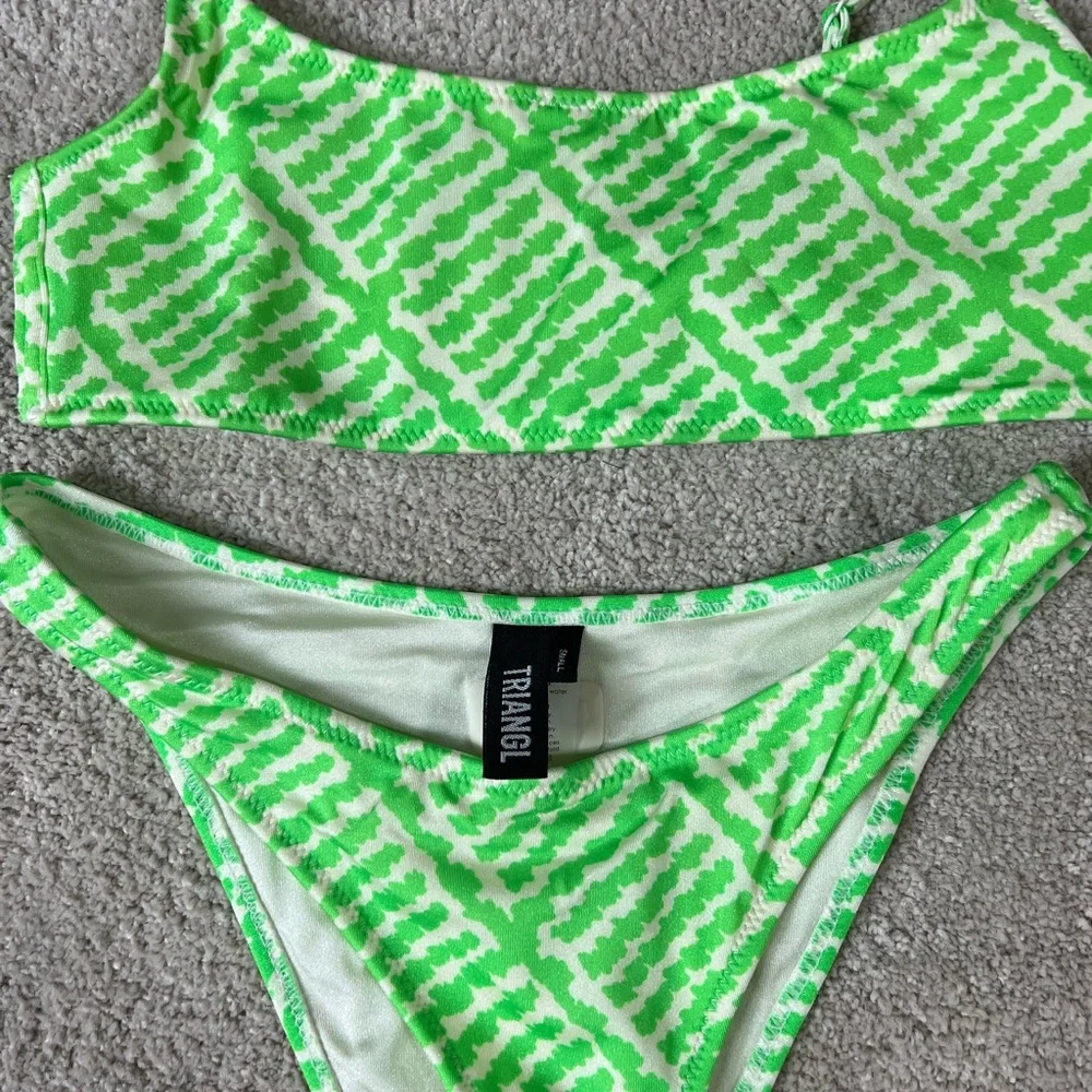 TRIANGL bikini. Bottoms are cheeky but not a thong. - Picture 2 of 2